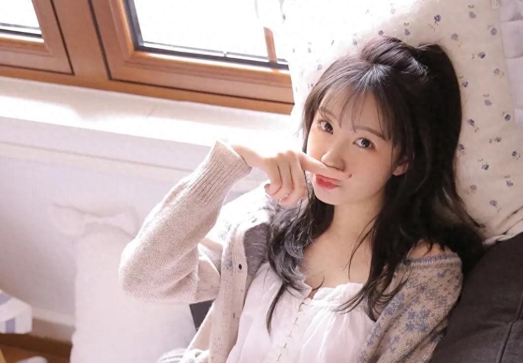女孩子来大姨妈了怎么关心(女朋友来姨妈怎么哄)