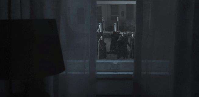 美国最强恐怖故事(一家三口度假 误入食人镇 丈夫竟变吸血鬼)