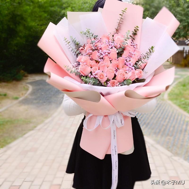 送粉红玫瑰花的花语及含义(这些人最适合收到)
