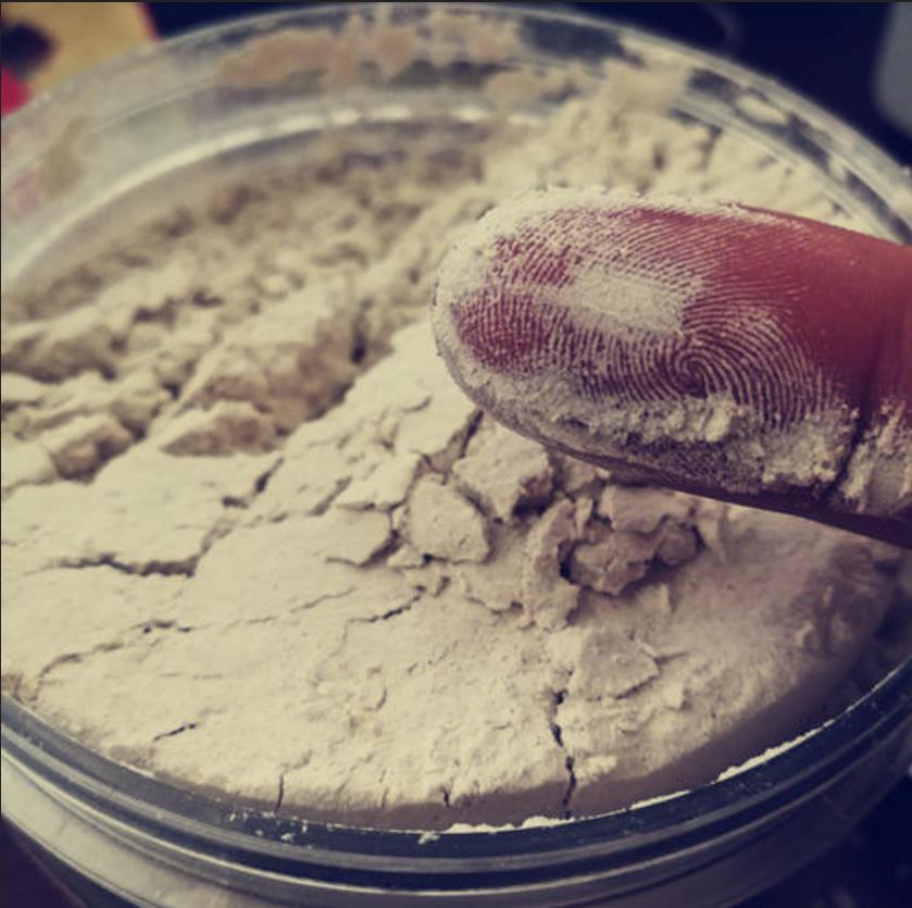 皮肤暗黄显老态 建议试试七子白面膜粉（吸出色素肤色亮回来）