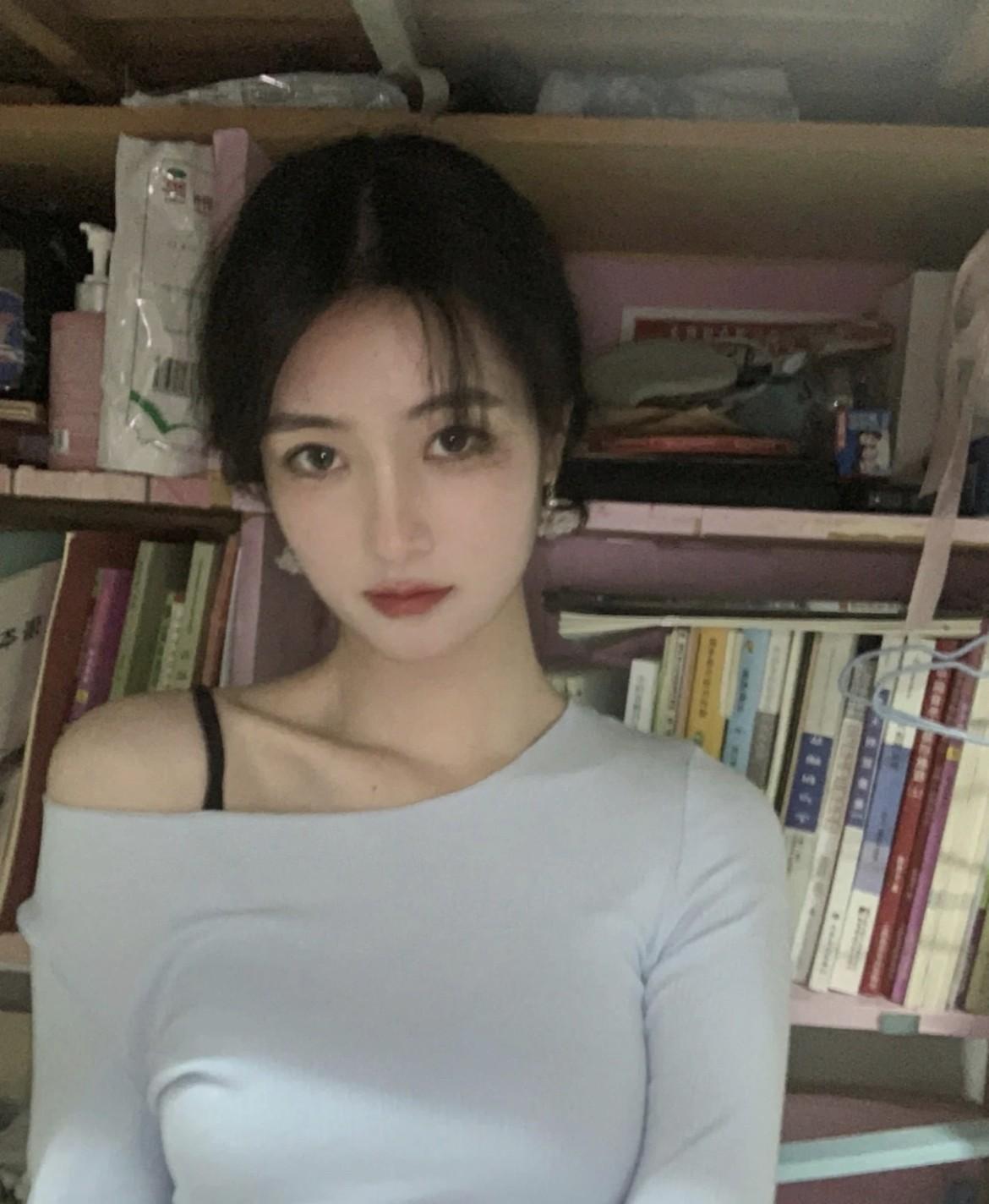 什么软件聊污的女生多(现在女孩子都玩什么社交软件)