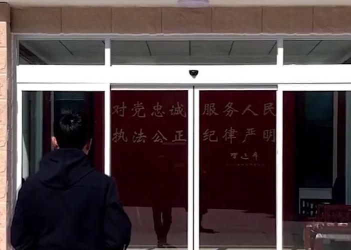 表哥扮网恋女友骗表弟16万，转账实名制露出马脚