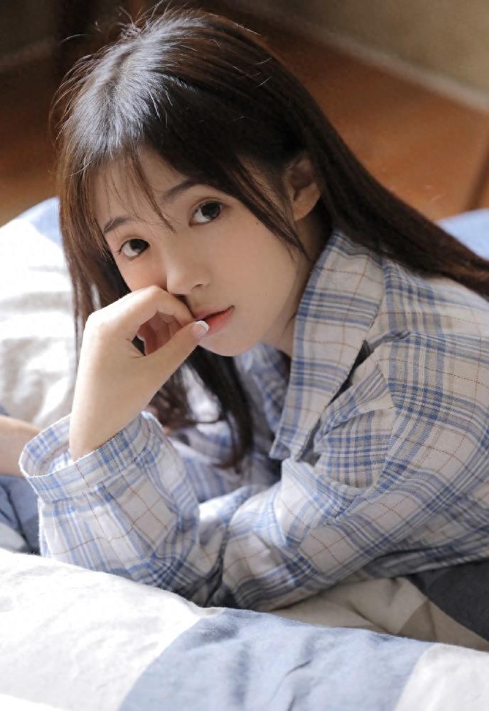 女生等你主动的表现（女生等你表白的暗示）