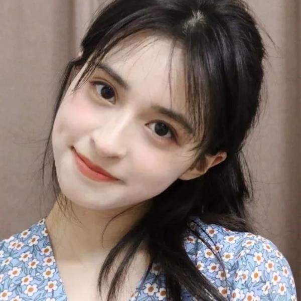 和心仪的女生聊天聊什么话题(这三个话题 高情商男生都在用)