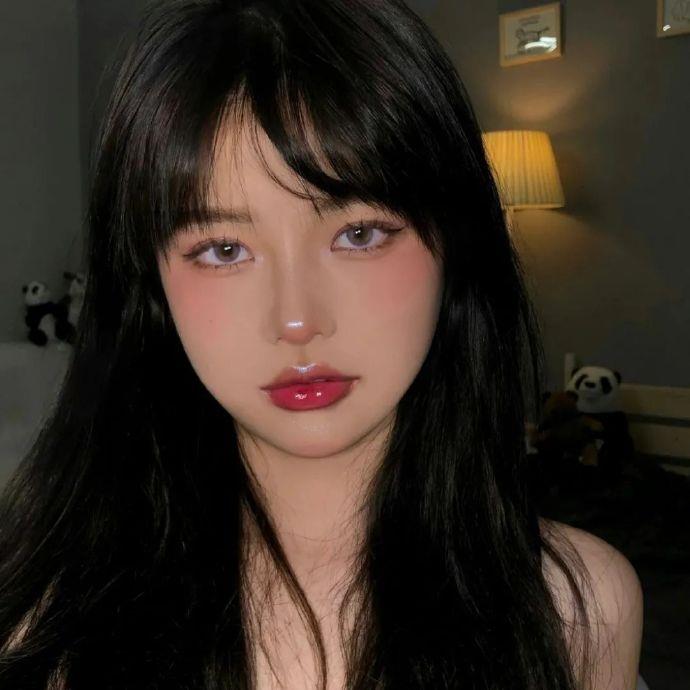 80斤女孩减肥长期不吃主食住进ICU，当代女性的审美观何时能改变？