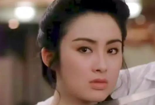 两个独立包装的女人（两个独立包装的女人讲的是什么意思）