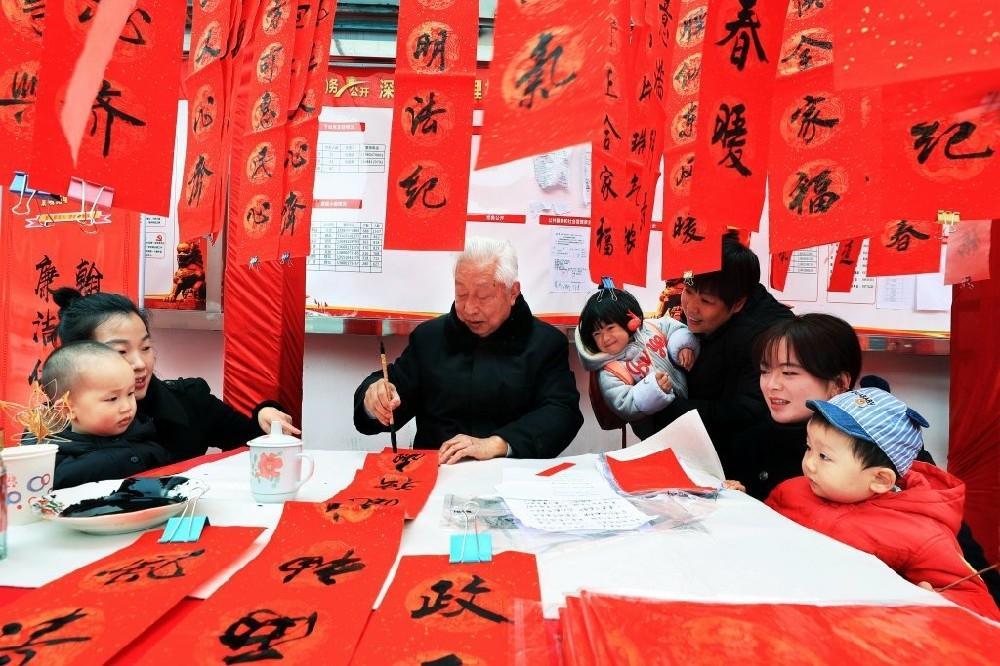 四个牛字复制粘贴（牛仔贴画手工制作）